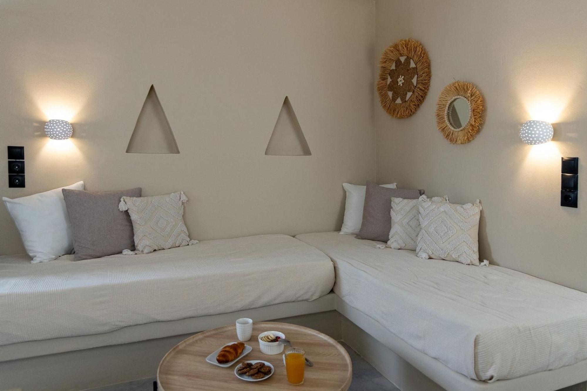 Noe Rooms In Center Of Tinos ภายนอก รูปภาพ