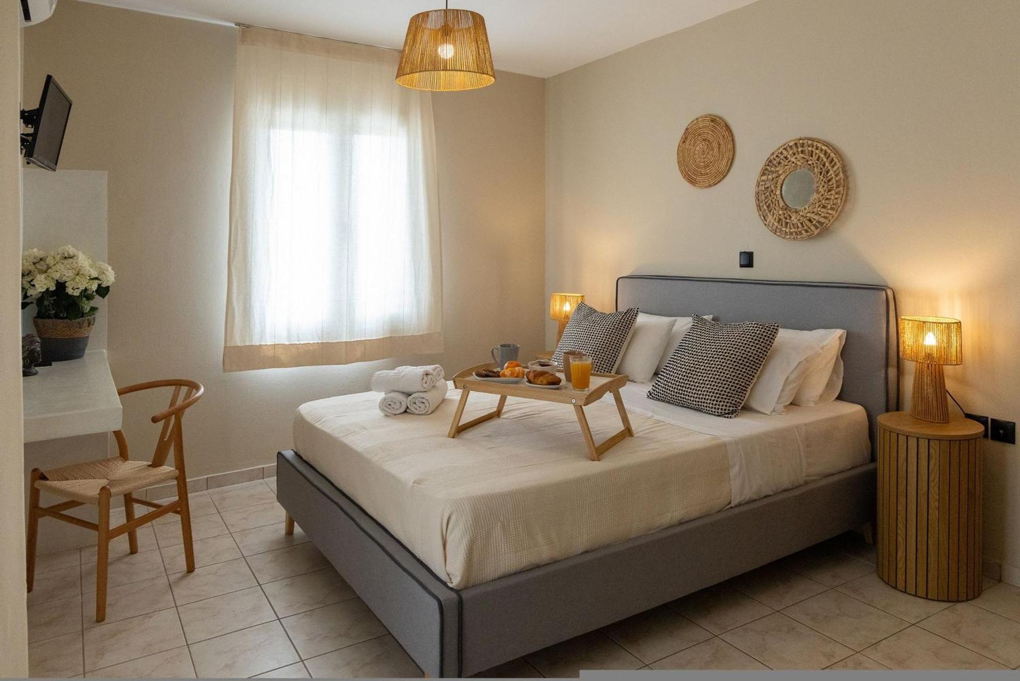 Noe Rooms In Center Of Tinos ภายนอก รูปภาพ