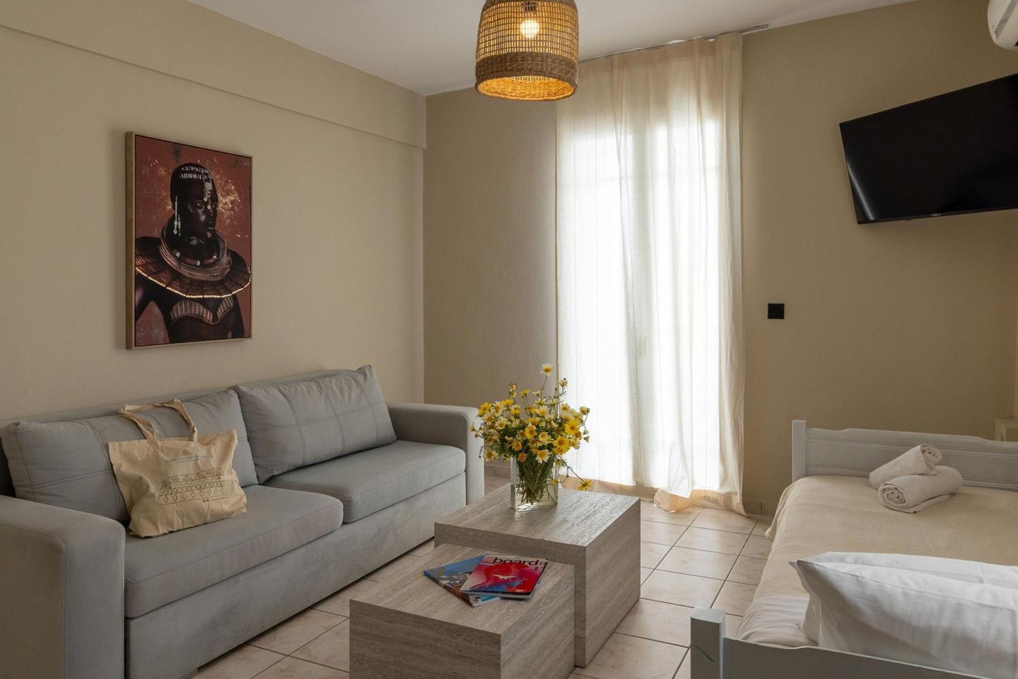 Noe Rooms In Center Of Tinos ภายนอก รูปภาพ