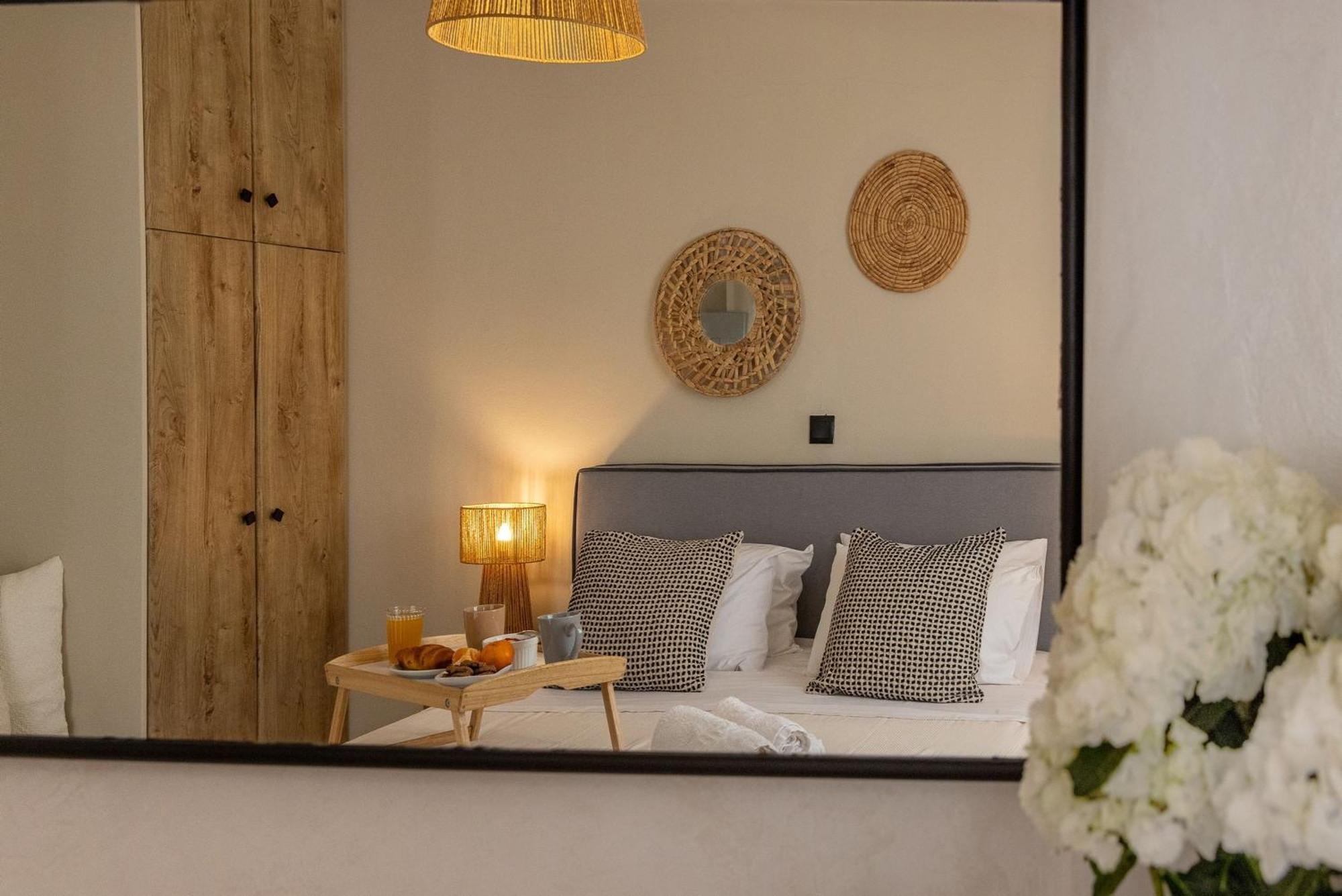 Noe Rooms In Center Of Tinos ภายนอก รูปภาพ