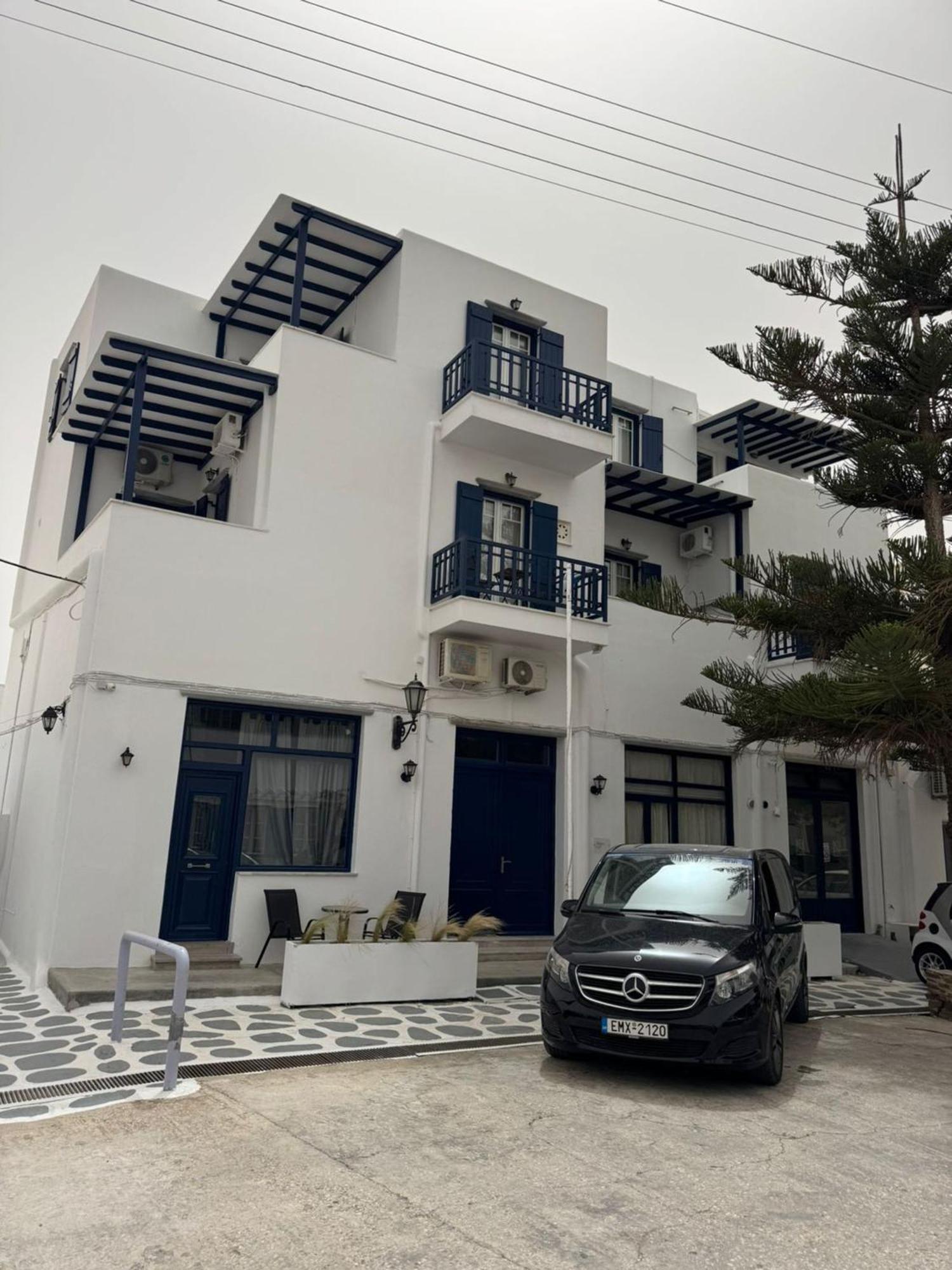 Noe Rooms In Center Of Tinos ภายนอก รูปภาพ
