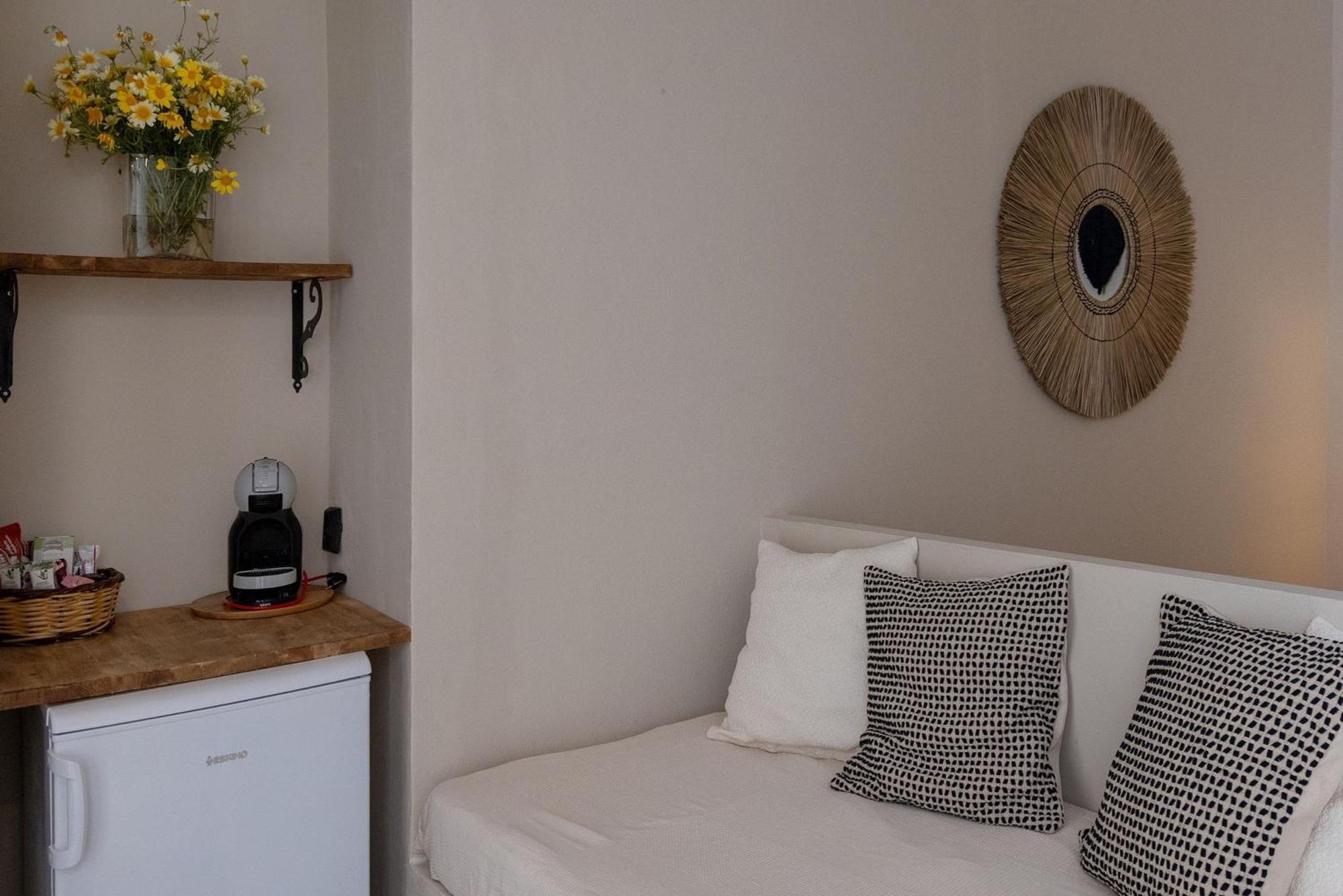 Noe Rooms In Center Of Tinos ภายนอก รูปภาพ