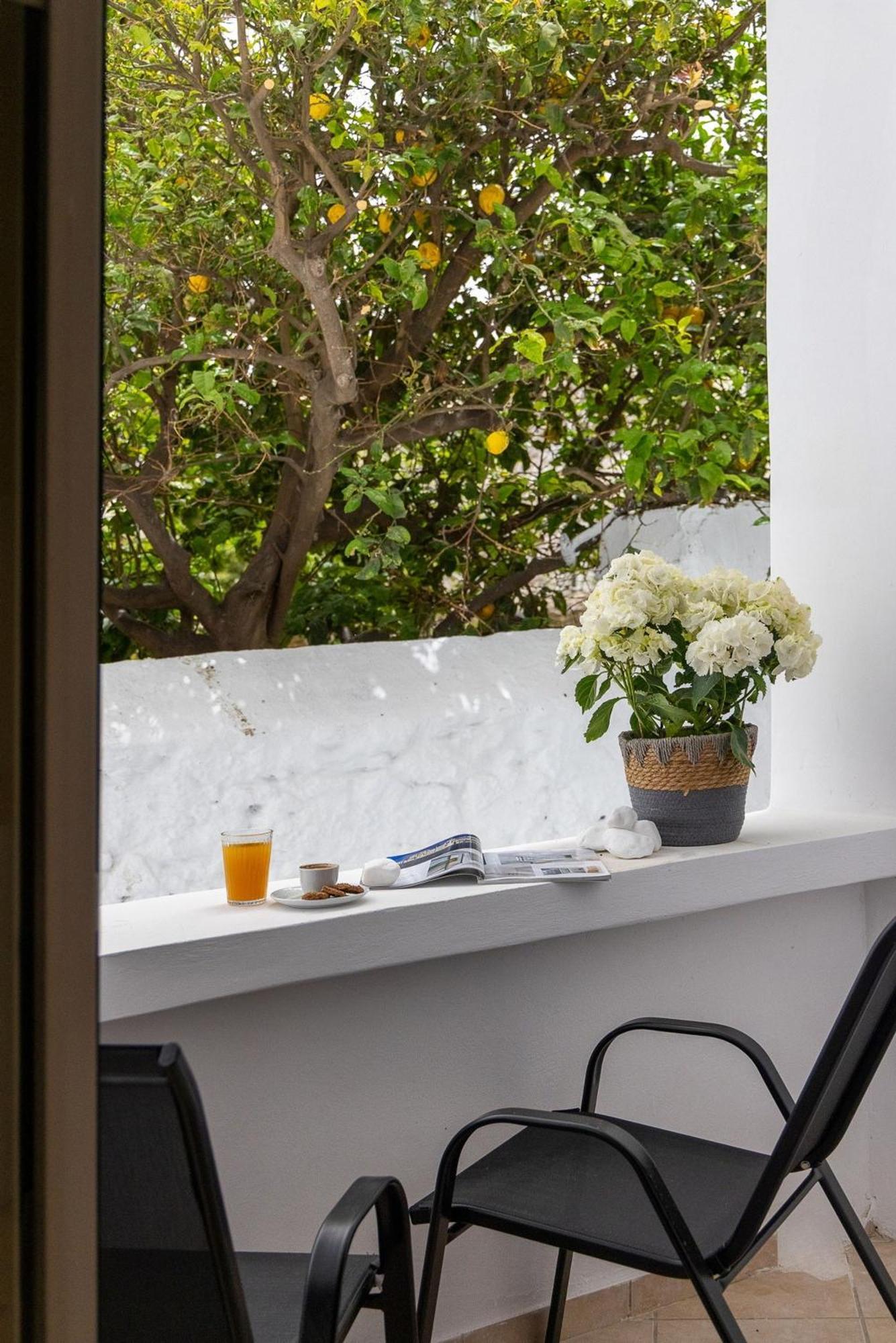 Noe Rooms In Center Of Tinos ภายนอก รูปภาพ